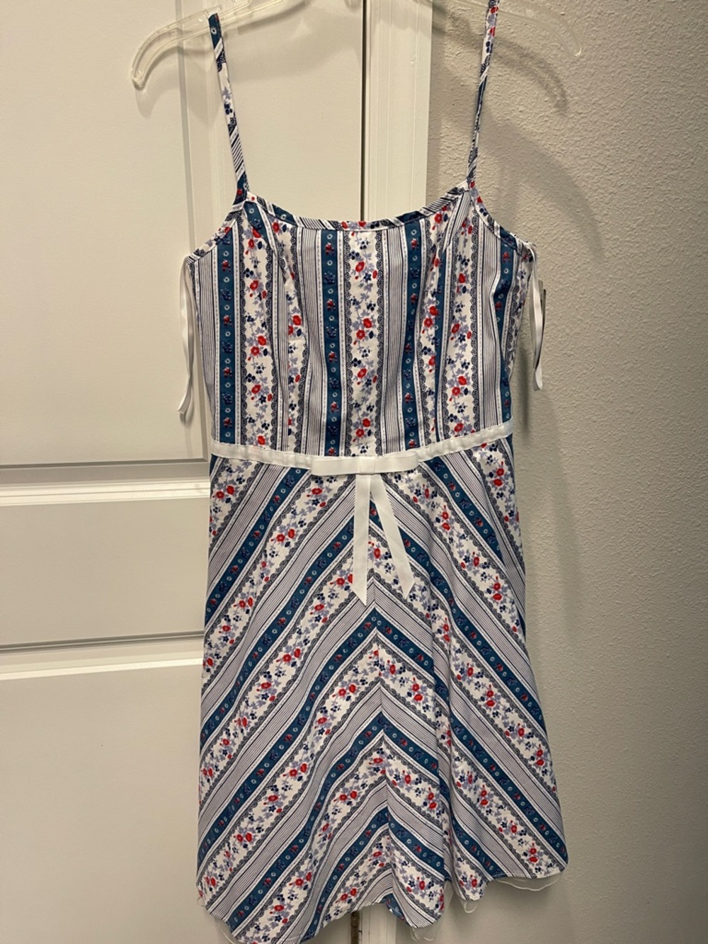 I.N. San Francisco White Blue Red Striped Floral Sundress Sz9